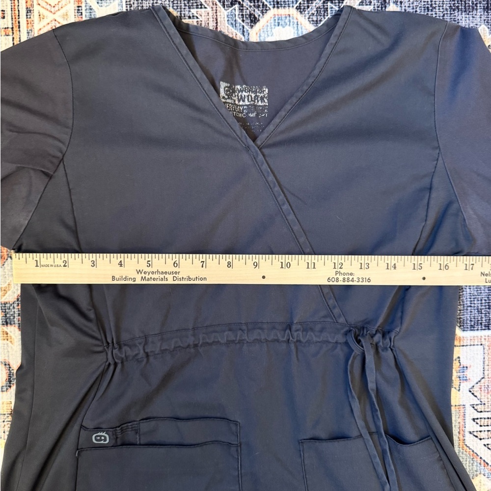 Wink Wonder Work Women’s Maternity Scrub Set in Pewter Size Small - Picture 14 of 16